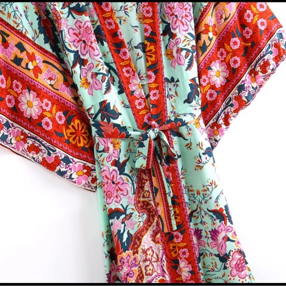 Gorgeous kimono tops - Picture 2 of 11